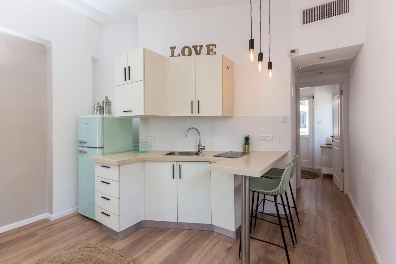 1B Patio Beach House Premium Location W/2 Balcony Tel Aviv Buitenkant foto